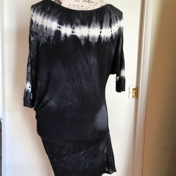 Tunic - Picture 2 of 7